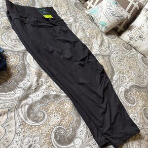 tek gear Black Capri Mid Rise On-the-Go Capris